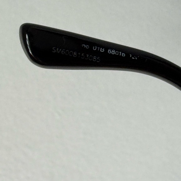 Tom Ford Clint-02 XL pre owned without box
FRAME Black LENSES Grey - Picture 15 of 16